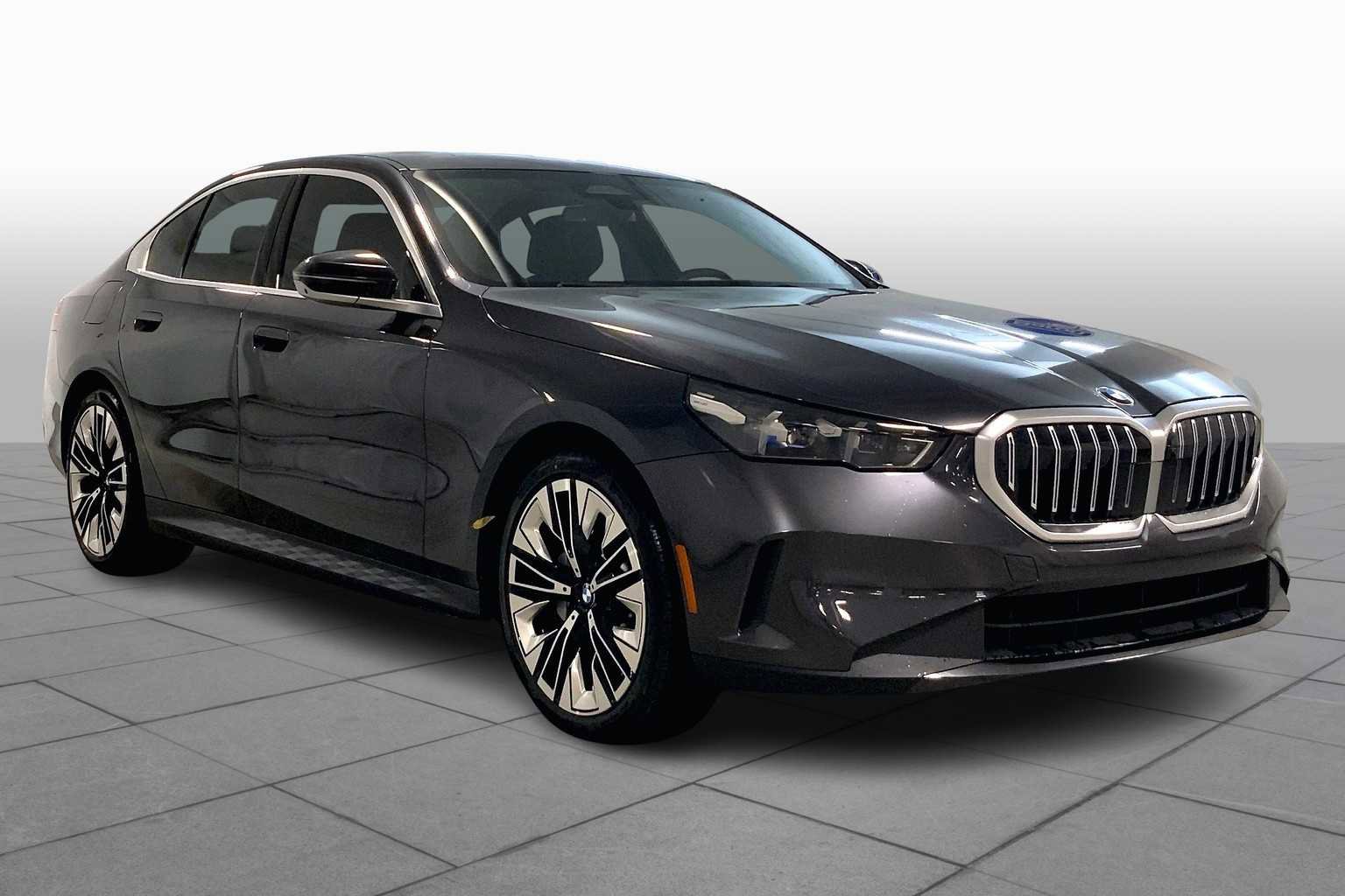 New 2026 BMW 530i xDrive w/ Premium Package AWD/4WD image 2