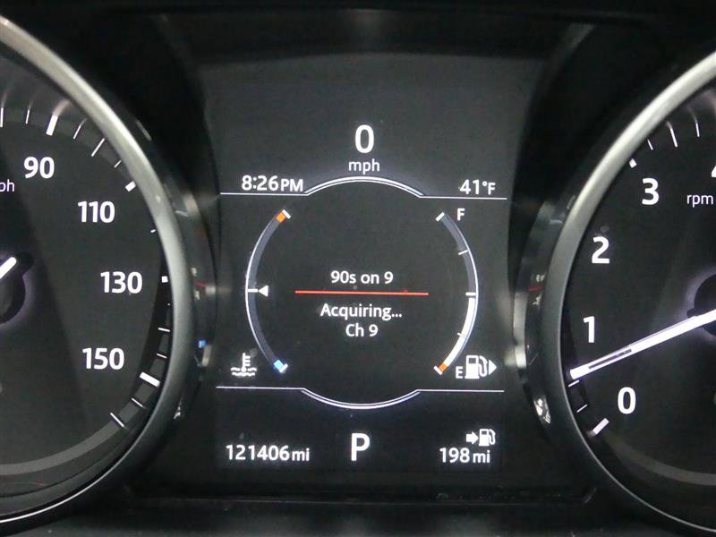 Used 2017 Land Rover Discovery HSE image 34