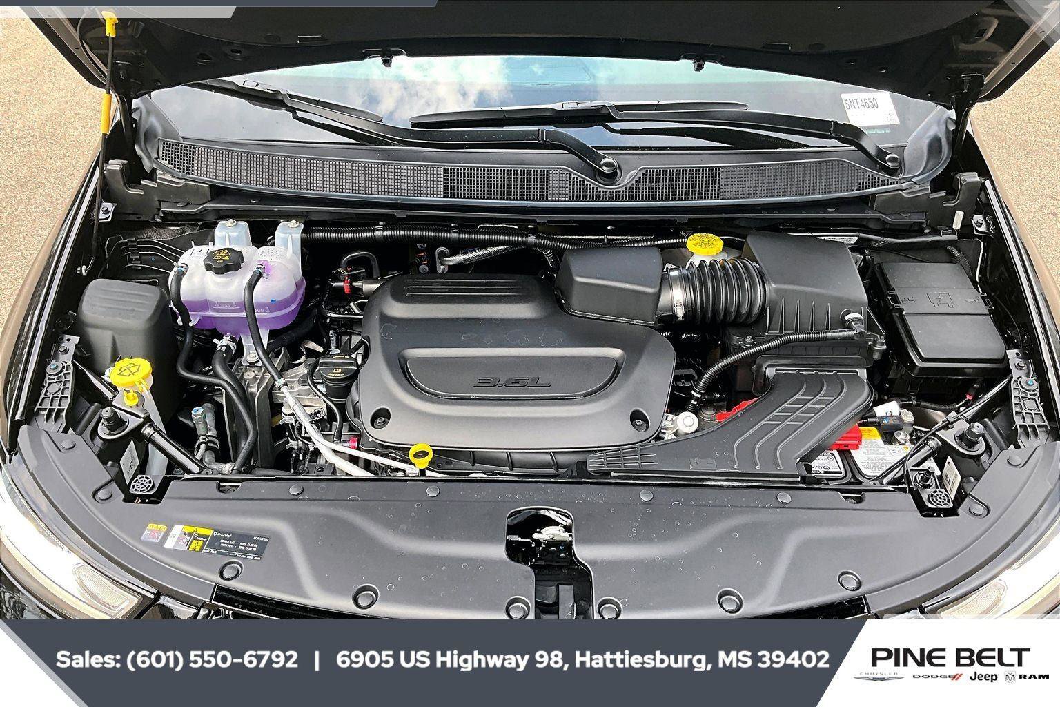 New 2026 Chrysler Pacifica Select w/ S Appearance Package image 10