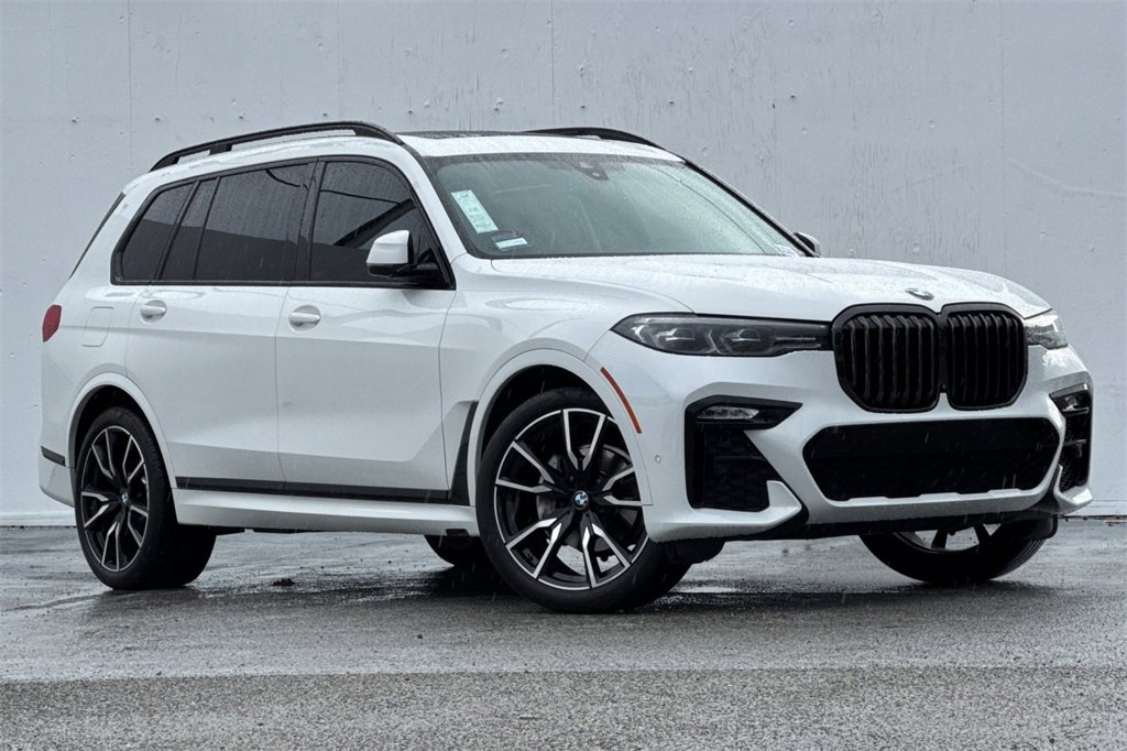 Used 2022 BMW X7 xDrive40i w/ M Sport Package image 2
