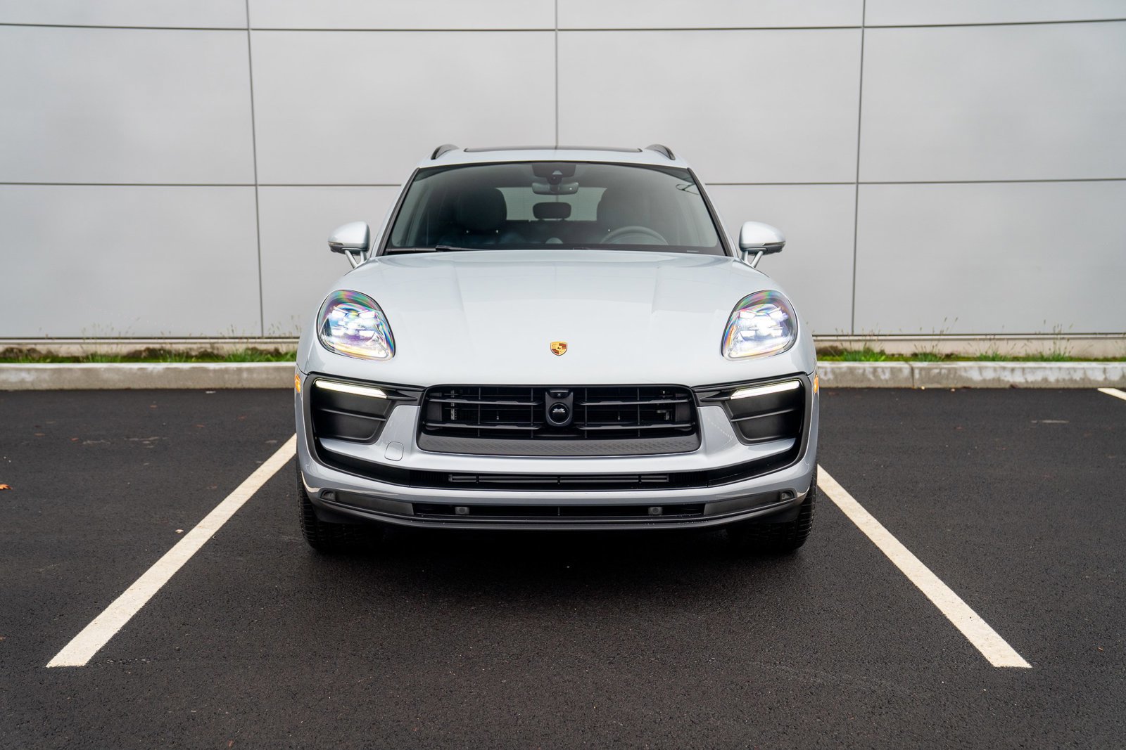 Certified 2026 Porsche Macan AWD/4WD image 6
