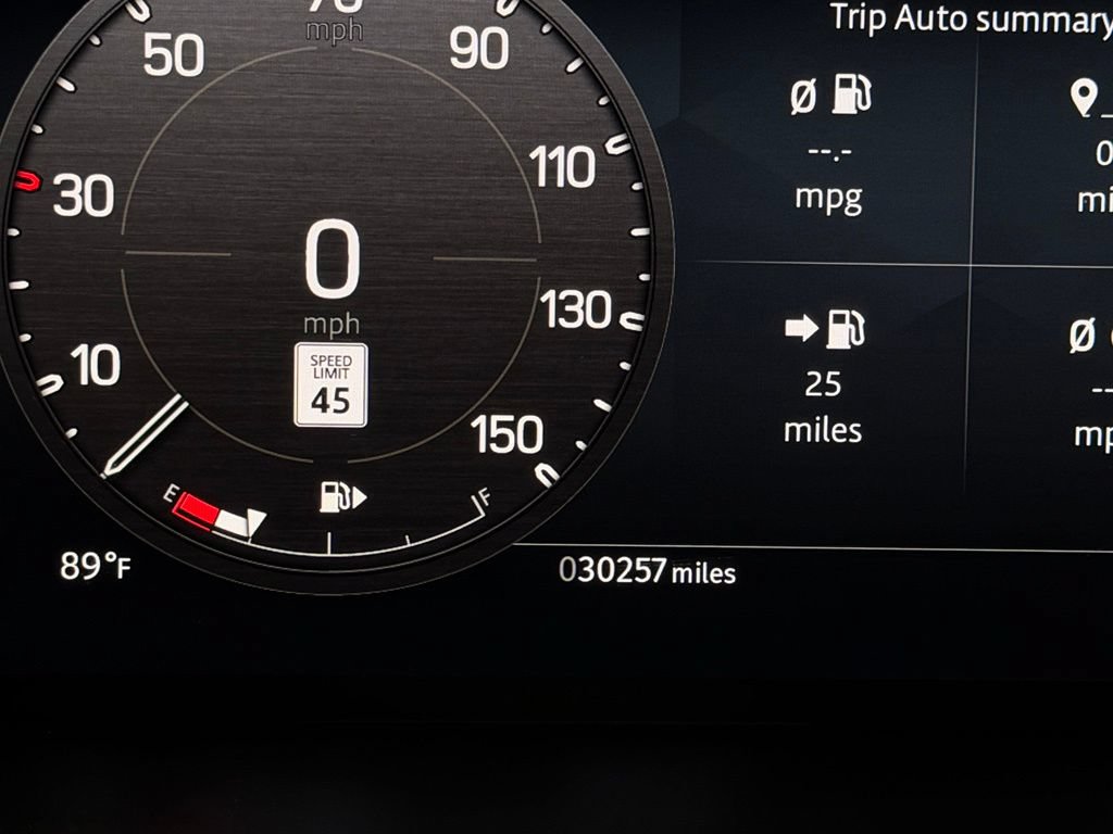Used 2024 Land Rover Defender 130 X-Dynamic SE AWD/4WD image 34