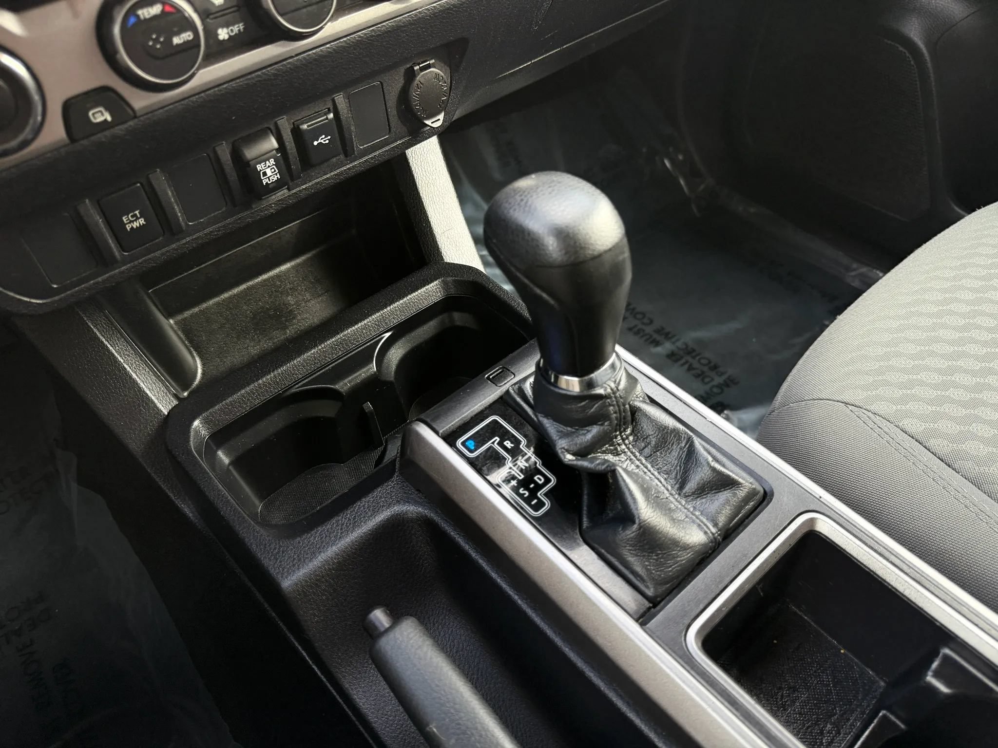 Used 2021 Toyota Tacoma SR5 AWD/4WD image 34