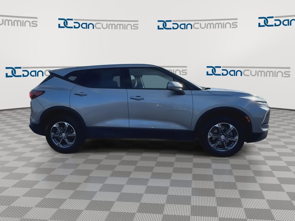 Used 2024 Chevrolet Blazer LT image 2