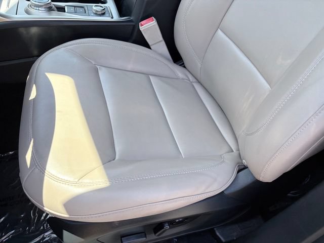 Used 2024 Ford Explorer XLT w/ Equipment Group 202A AWD/4WD image 10