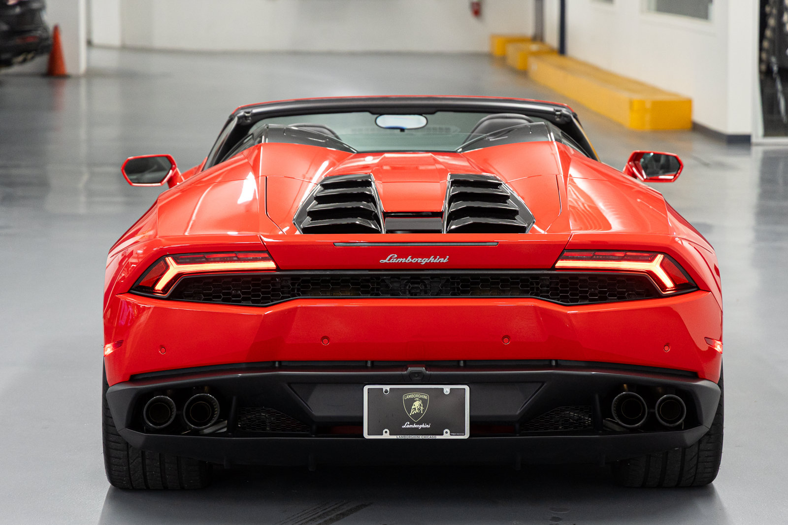 Used 2017 Lamborghini Huracan LP 610-4 AWD/4WD image 8
