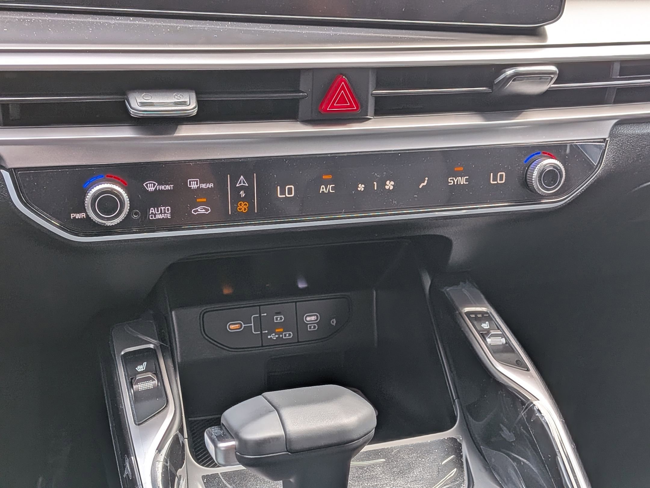 New 2026 Kia Sorento S w/ S Panoramic Sunroof Package FWD image 23