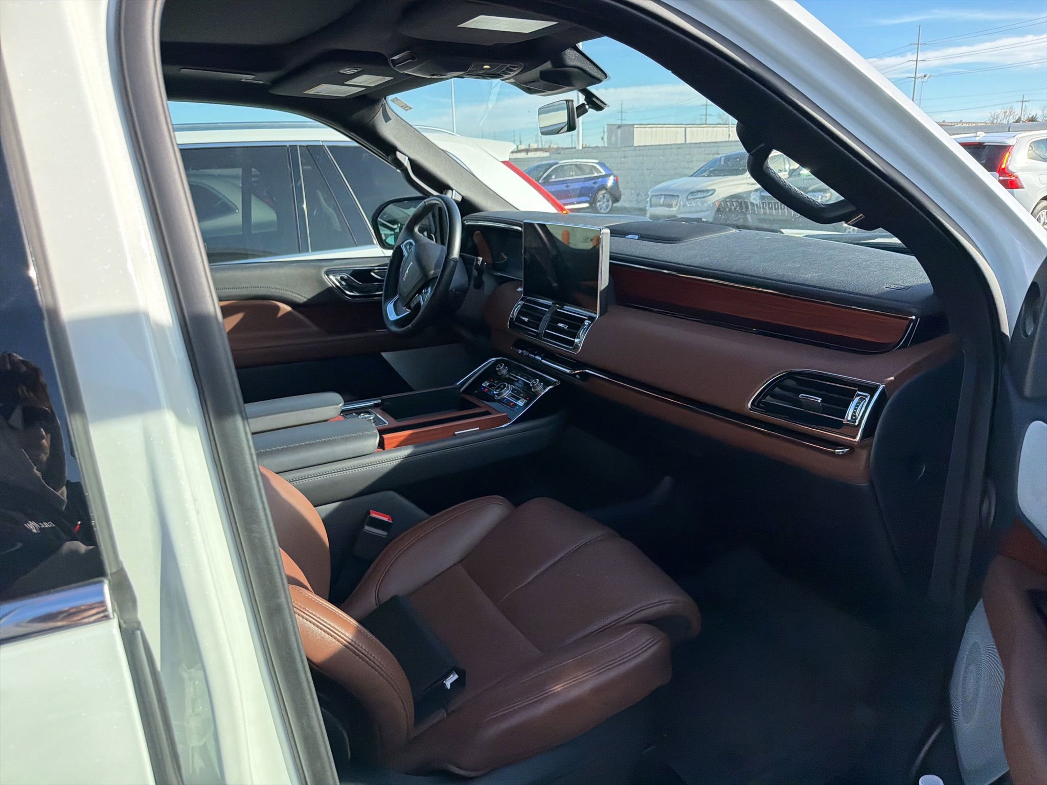 Used 2024 Lincoln Navigator Reserve image 6