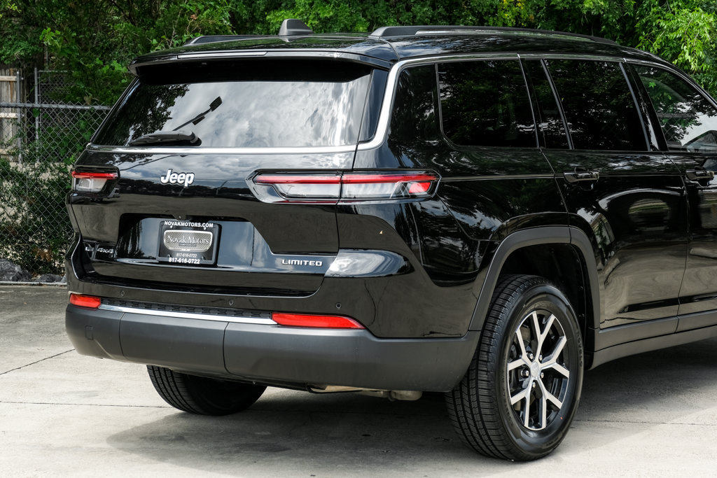 Used 2023 Jeep Grand Cherokee L Limited w/ Trailer Tow Group (B) AWD/4WD image 16
