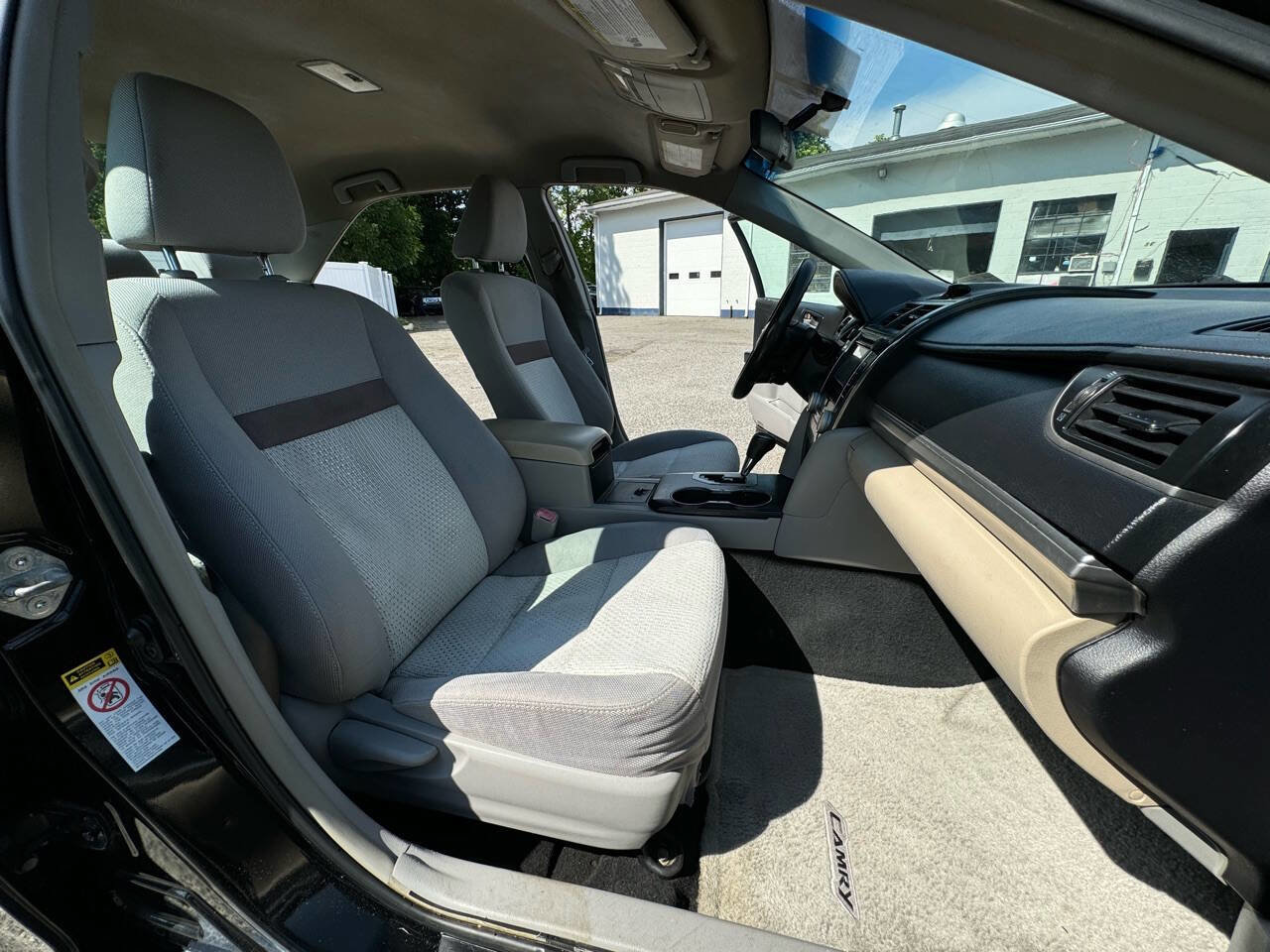 Used 2012 Toyota Camry LE image 34