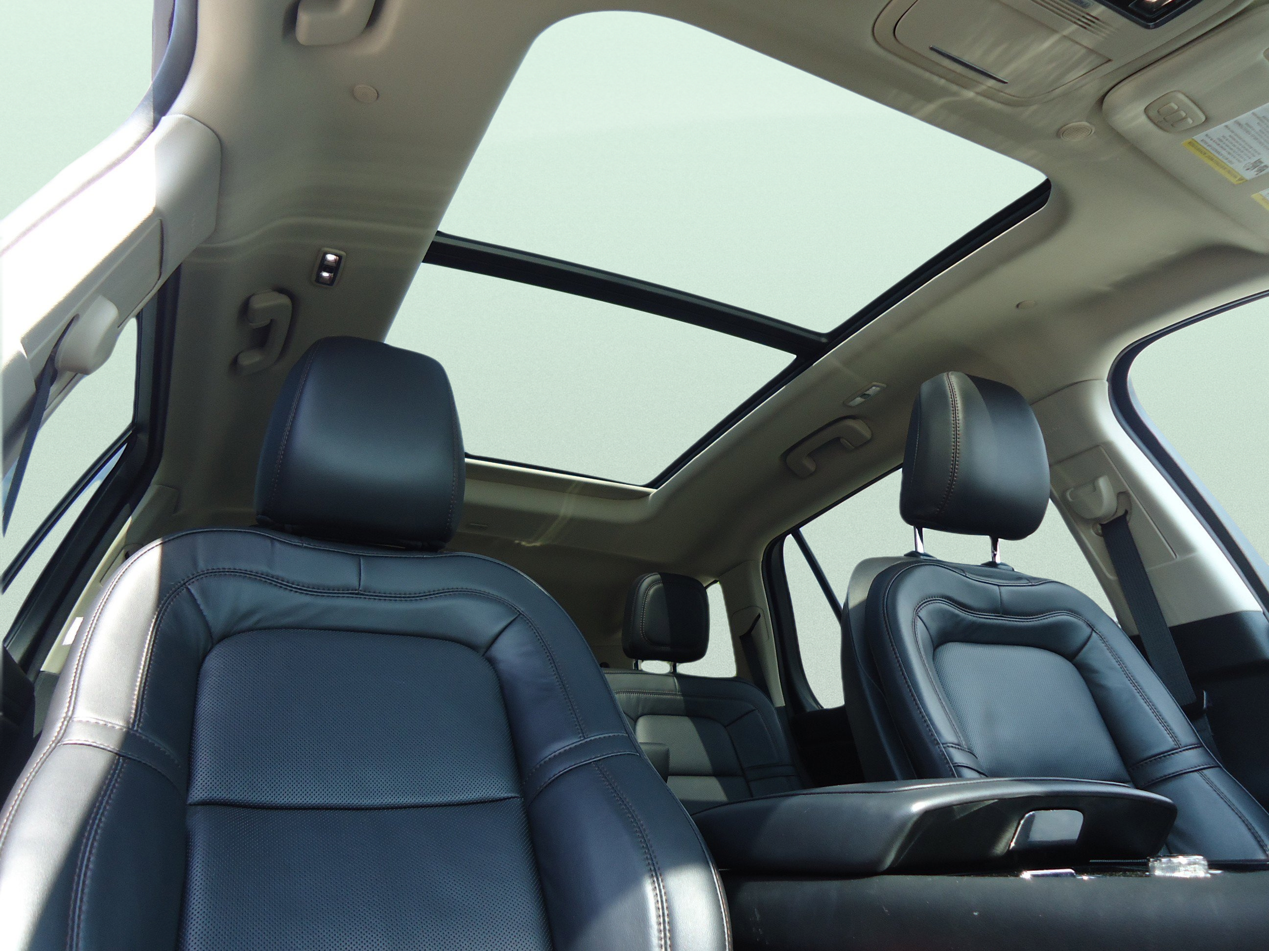 Certified 2023 Lincoln Aviator Reserve w/ Elements Package Plus AWD/4WD image 28