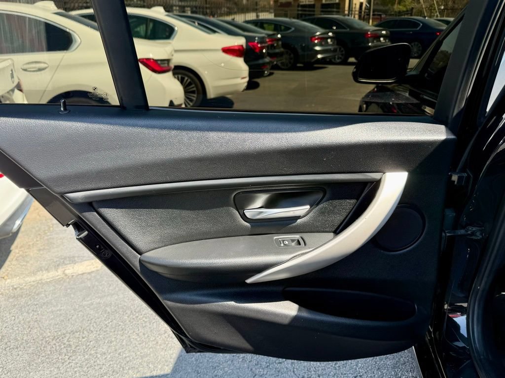 Used 2016 BMW 320i Sedan RWD image 33