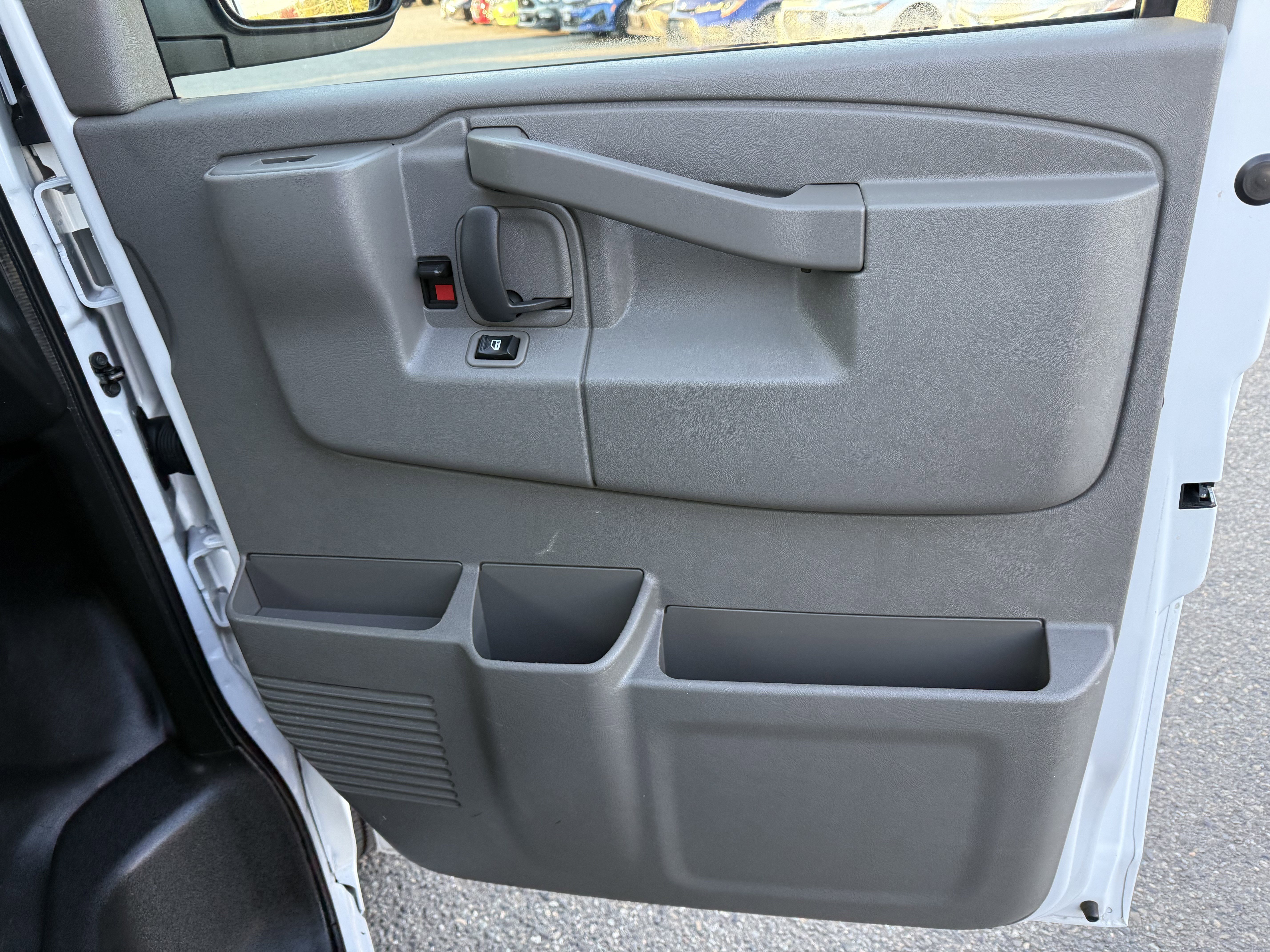 Used 2021 Chevrolet Express 2500 w/ Driver Convenience Package image 9