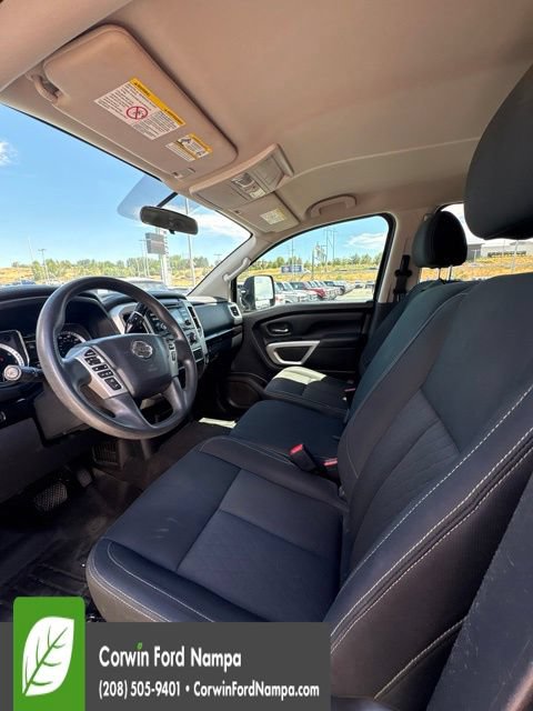 Used 2018 Nissan Titan SV AWD/4WD image 10