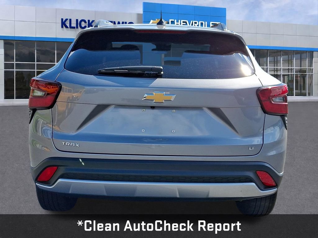 Used 2025 Chevrolet Trax LT w/ LT Convenience Package FWD image 7