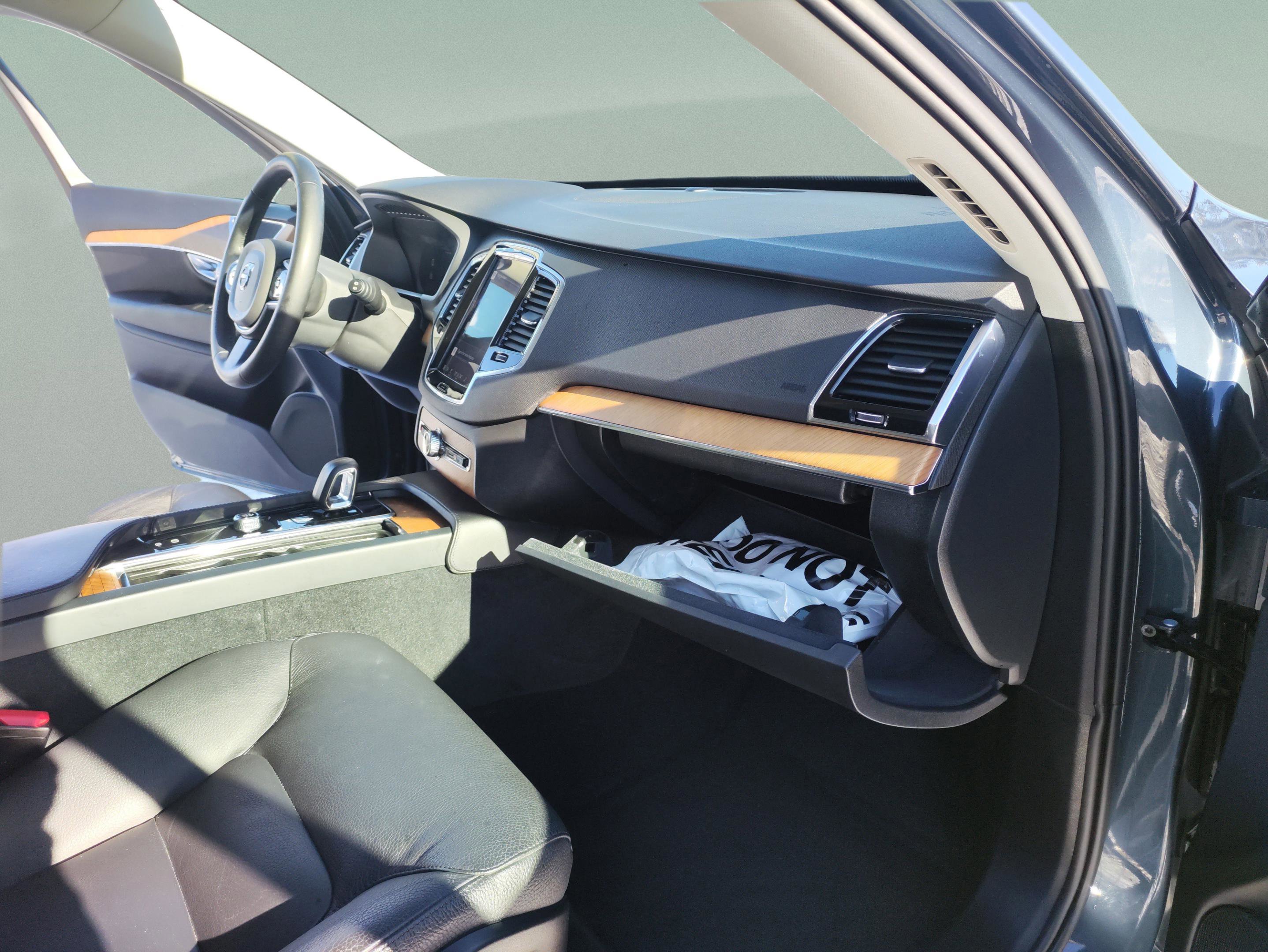 Used 2023 Volvo XC90 B5 Plus image 19