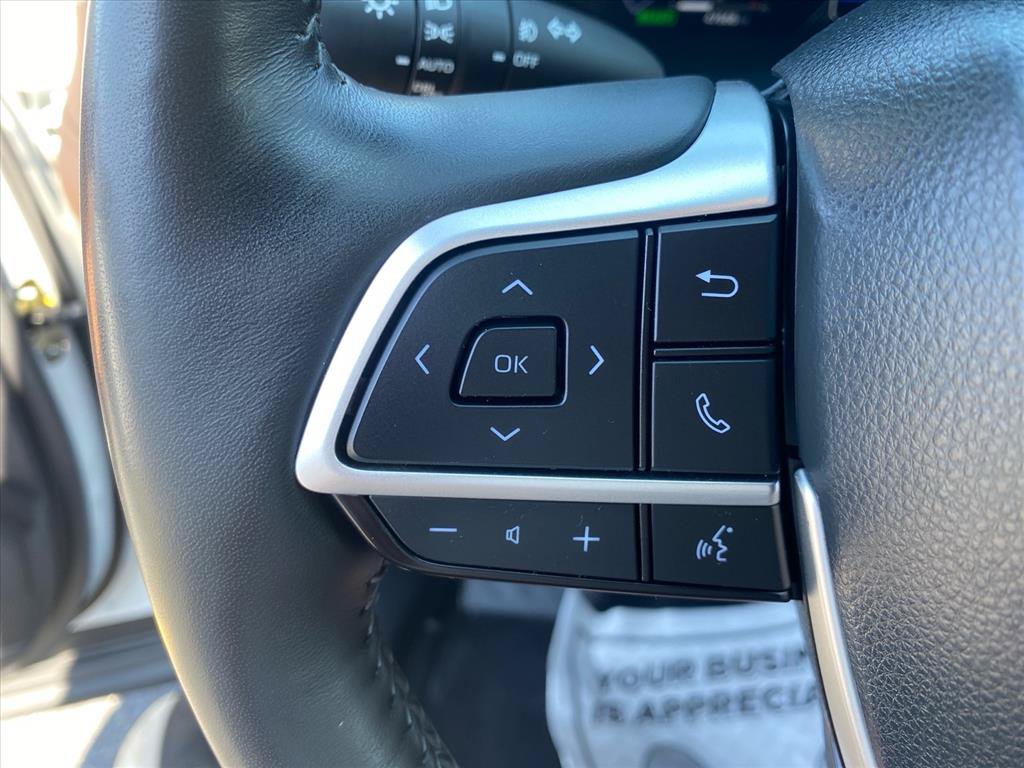 Used 2024 Toyota Highlander Platinum AWD/4WD image 18