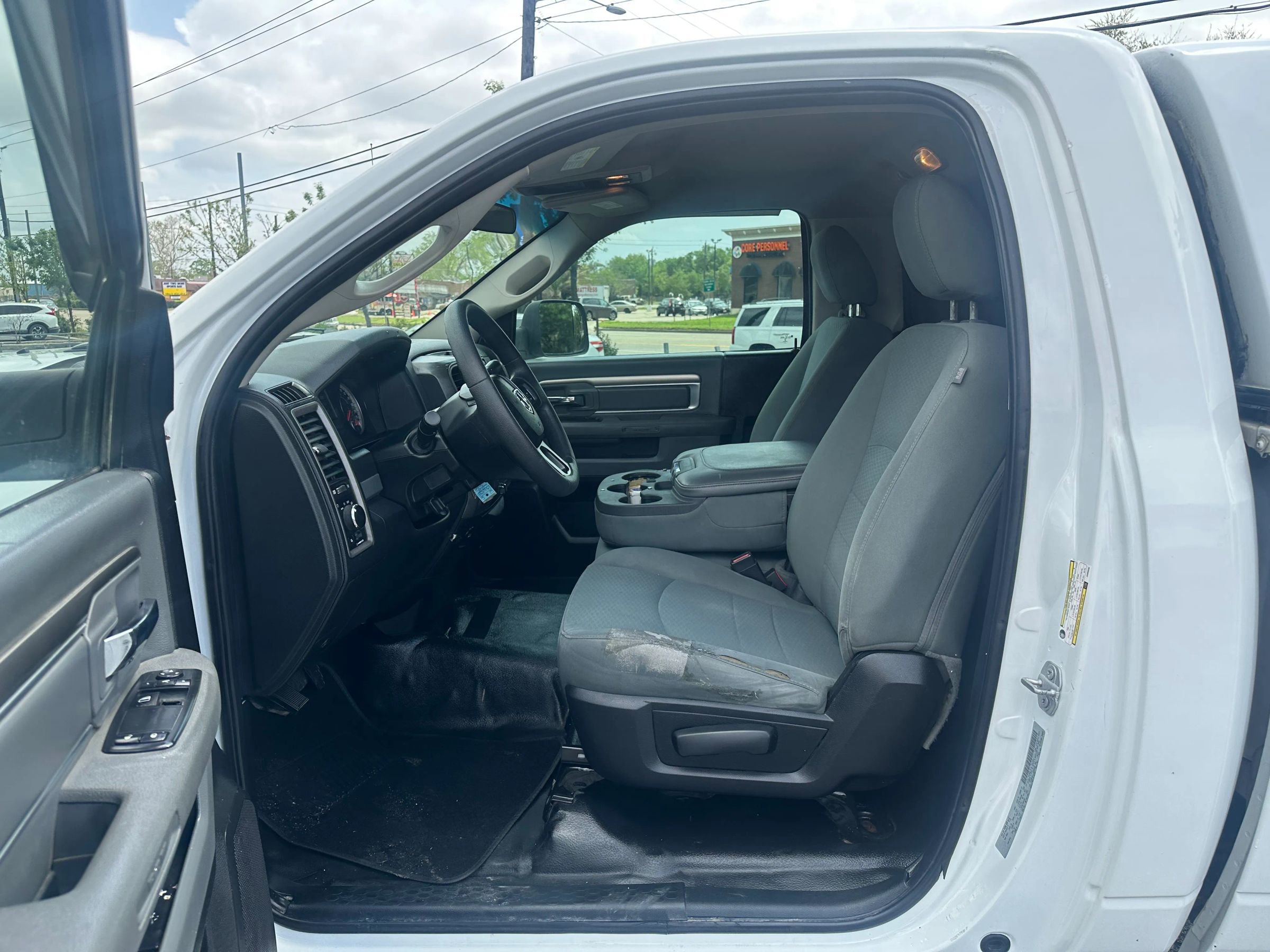 Used 2018 RAM 2500 Tradesman w/ Chrome Appearance Group RWD image 11