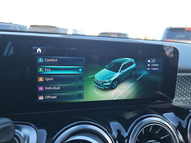 Certified 2025 Mercedes-Benz GLB 250 4MATIC image 25