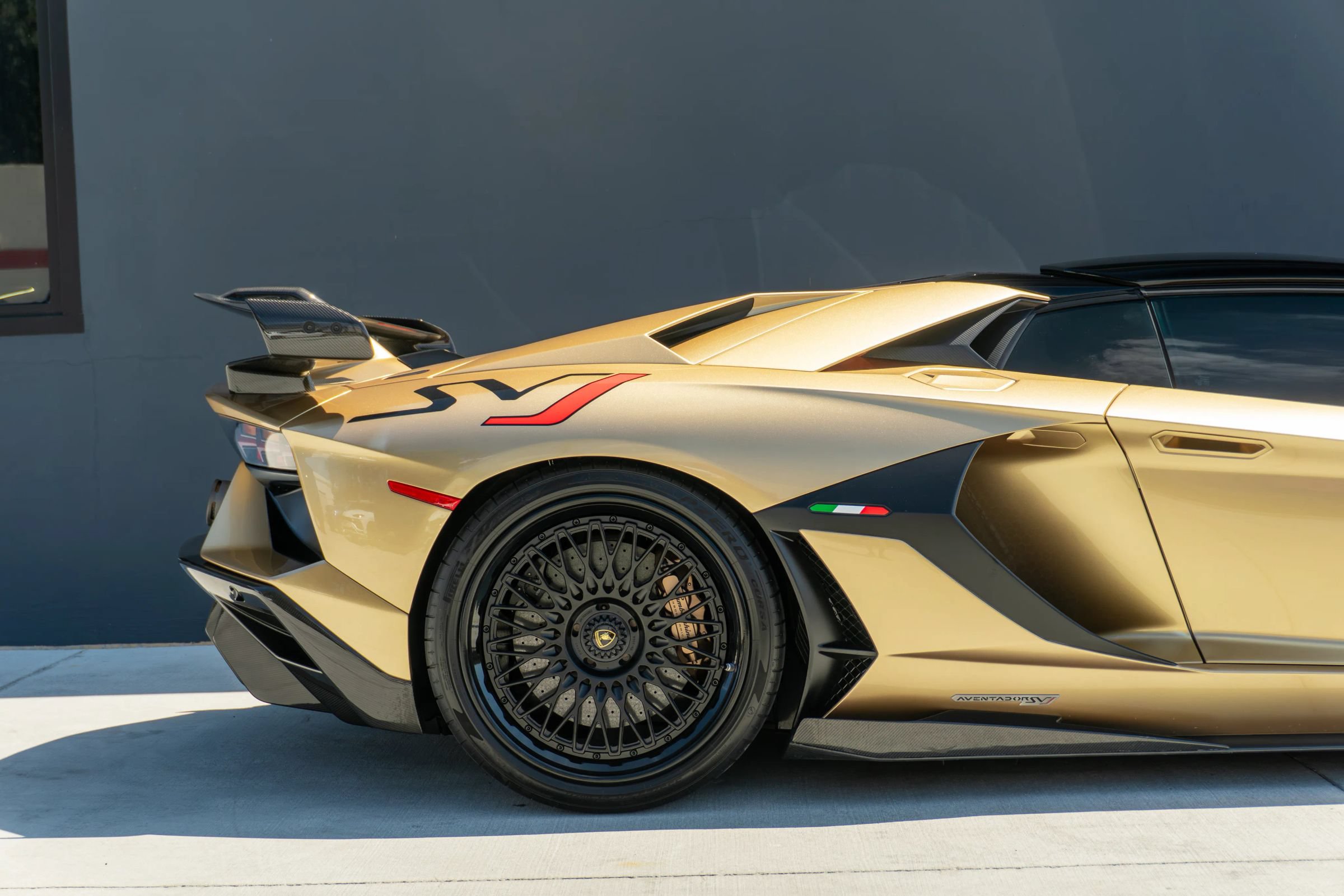 Used 2020 Lamborghini Aventador SVJ AWD/4WD image 36