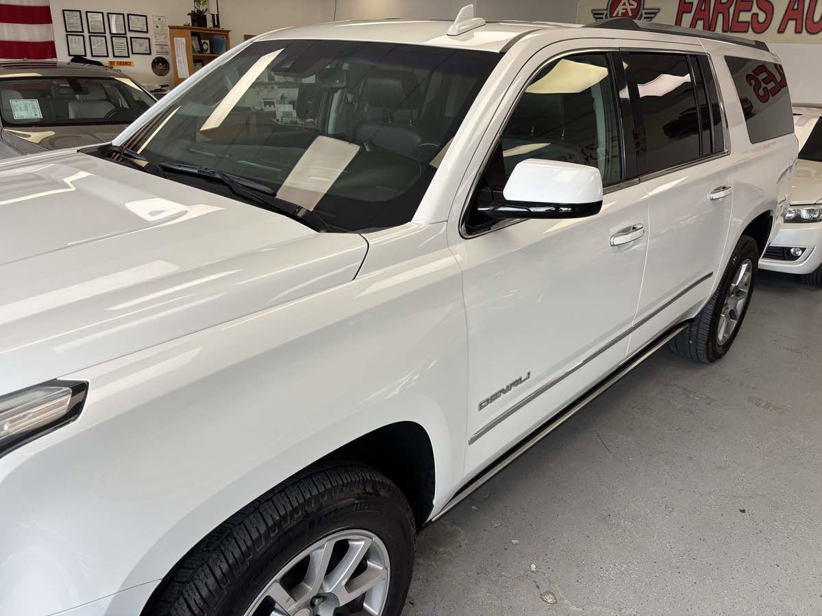 Used 2016 GMC Yukon XL Denali w/ Open Road Package RWD image 3