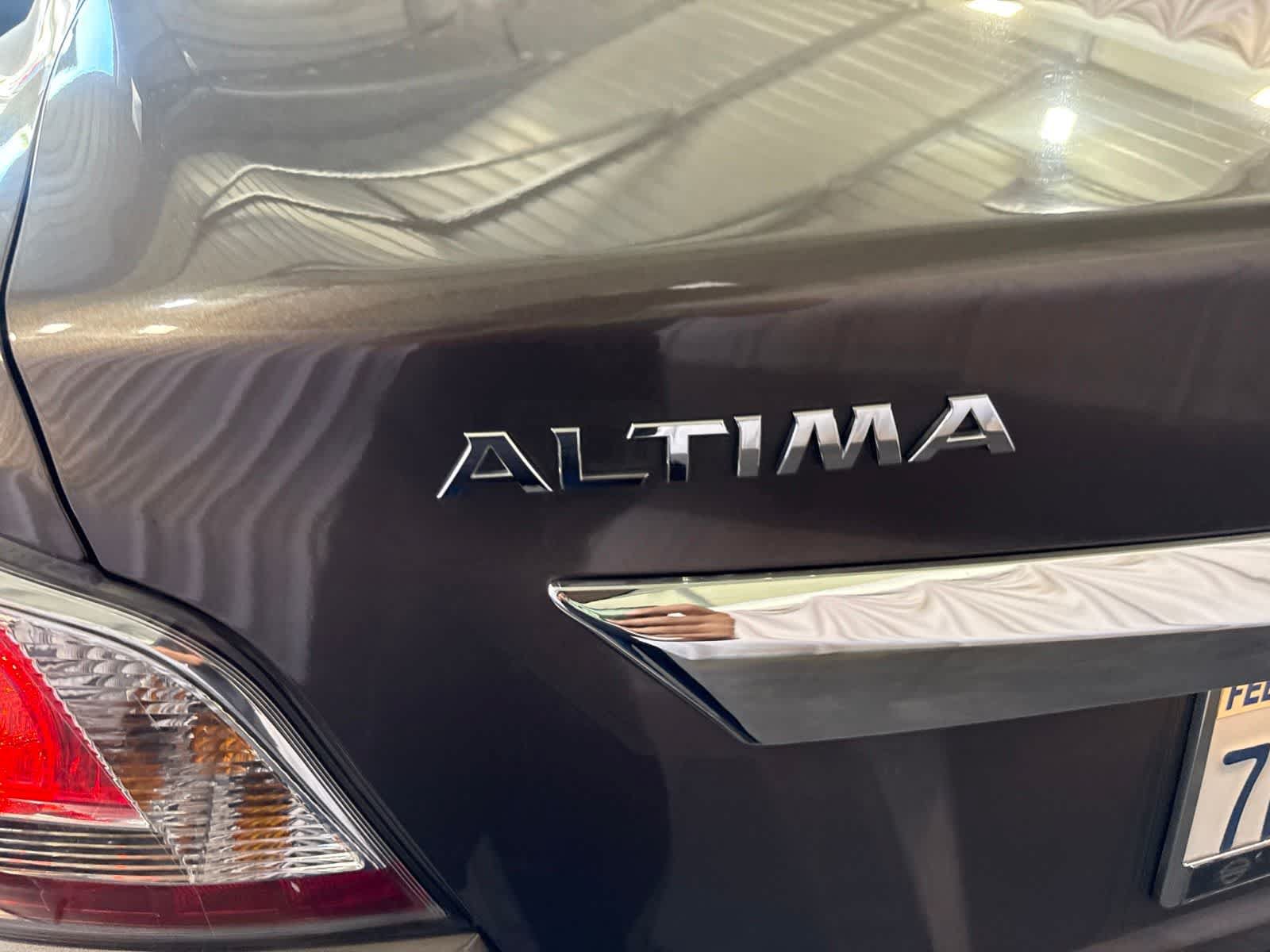 Used 2015 Nissan Altima 2.5 SV w/ Convenience Package FWD image 12