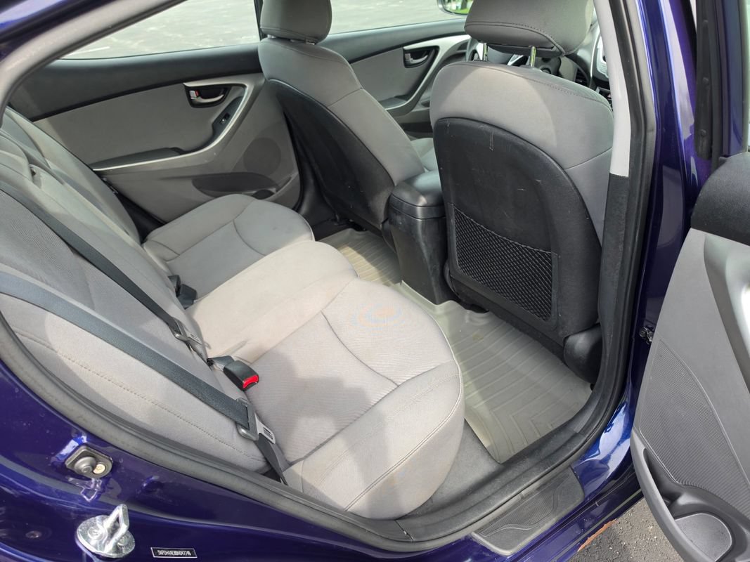 Used 2011 Hyundai Elantra GLS FWD image 11