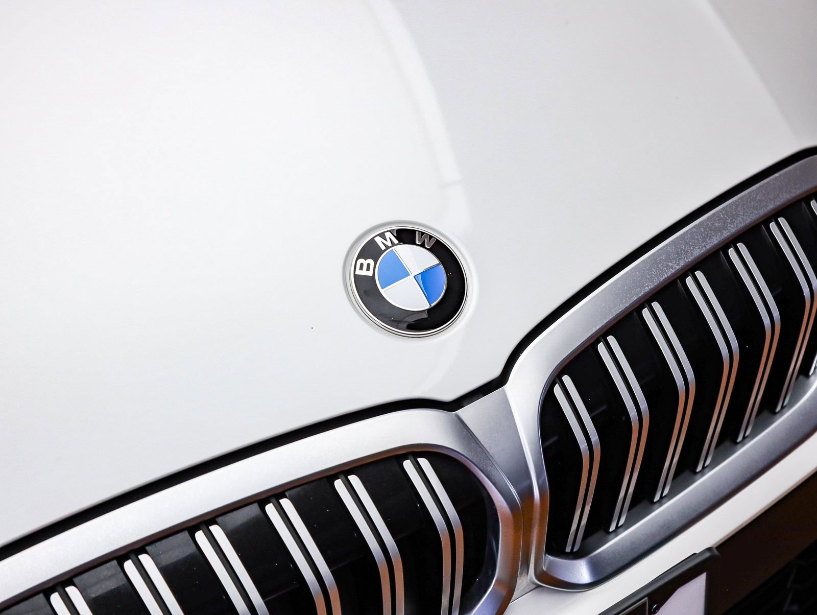 Used 2026 BMW 330i Sedan image 9