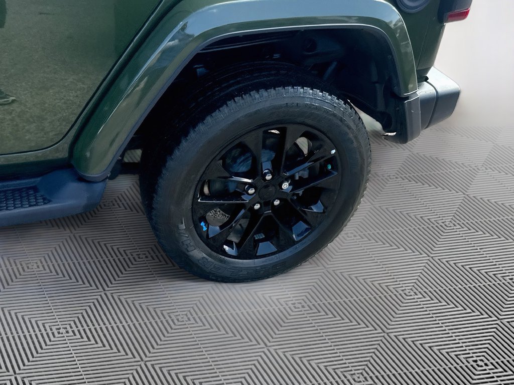 Used 2023 Jeep Wrangler Unlimited Sahara AWD/4WD image 35