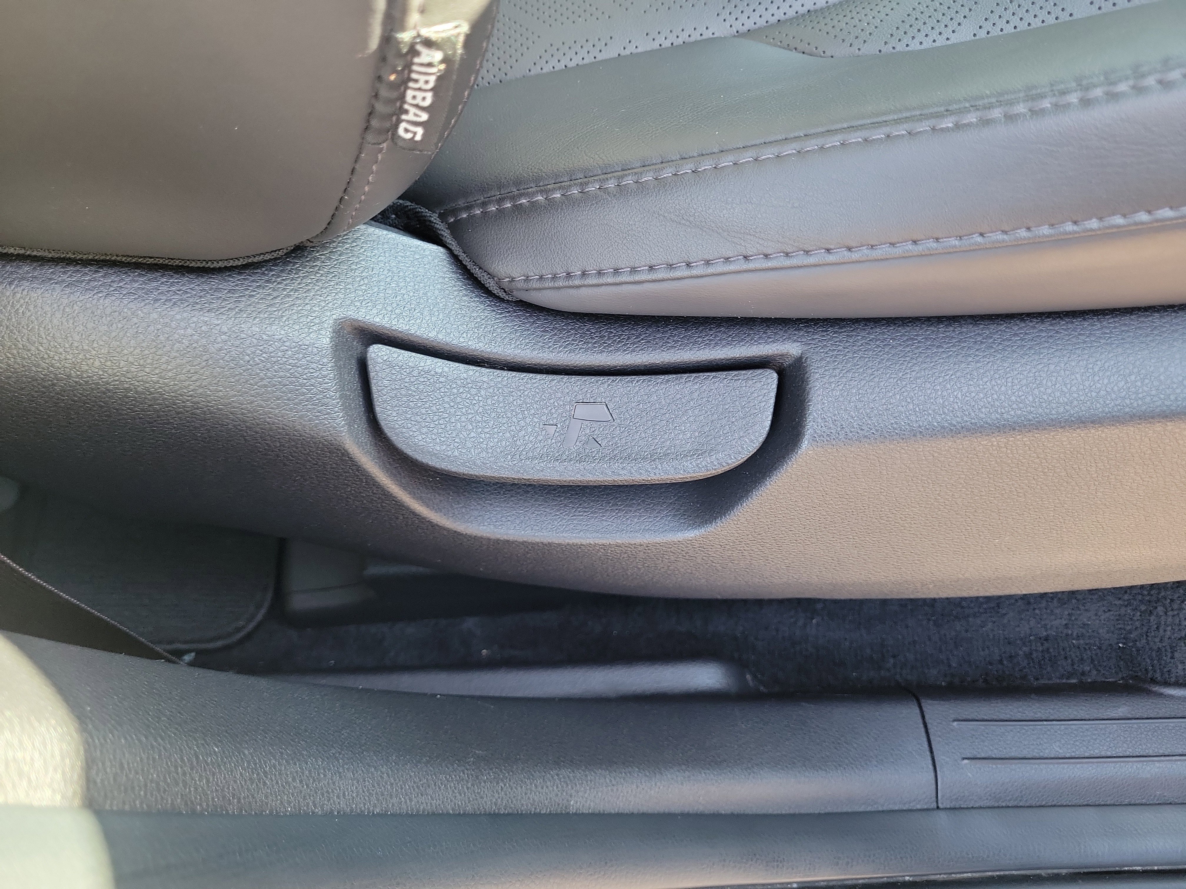 Used 2024 Kia Carnival LX FWD image 9
