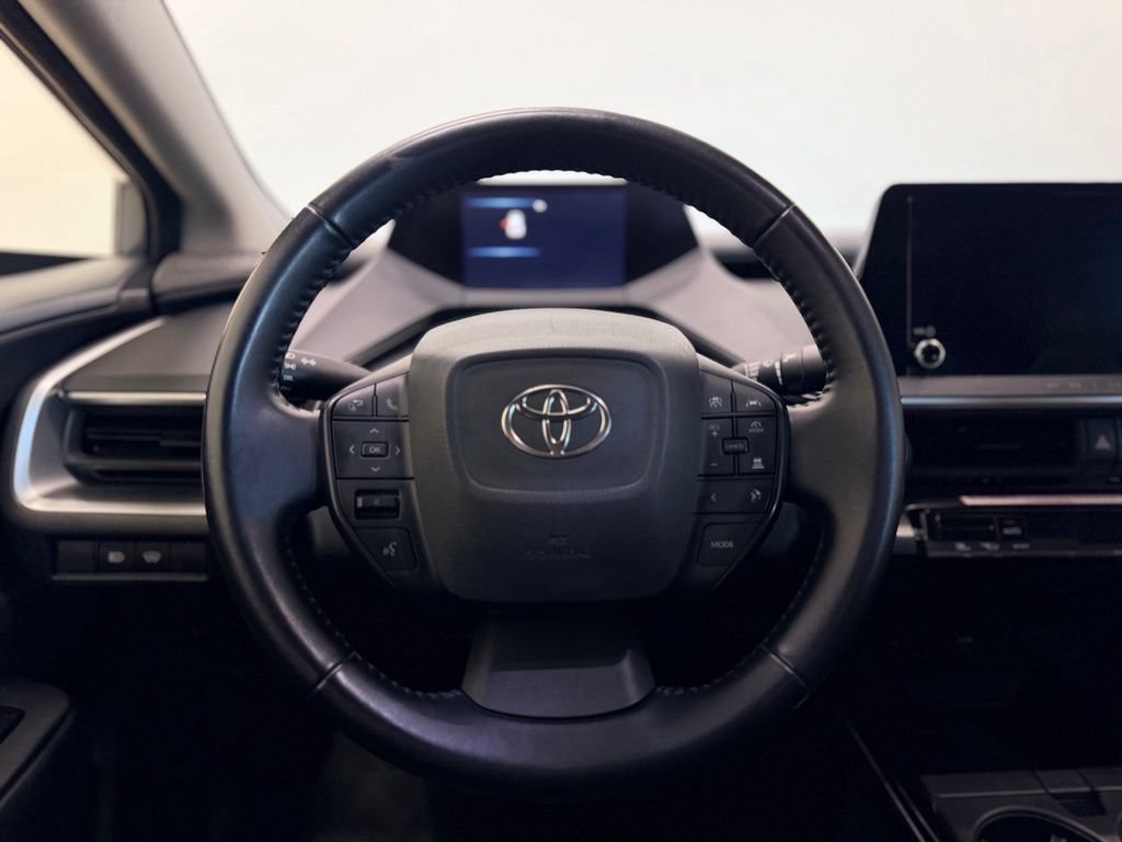 Used 2023 Toyota Prius LE FWD image 14
