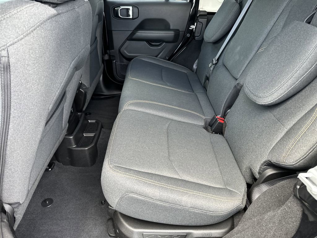 Certified 2025 Jeep Wrangler Unlimited Sahara AWD/4WD image 15