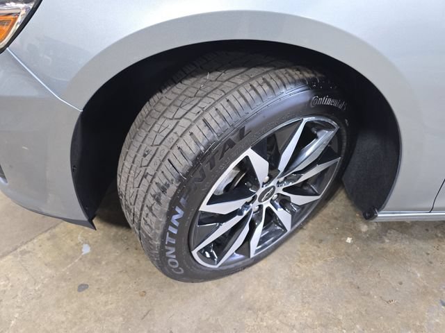 Used 2024 Chevrolet Malibu RS w/ LPO, Floor Liner Package FWD image 32