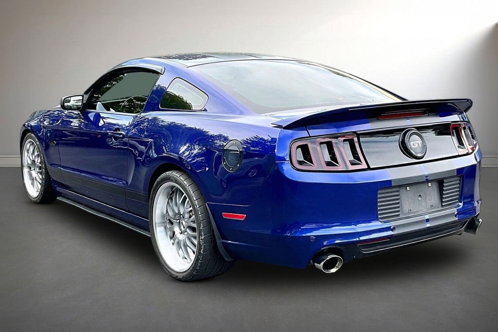 Used 2013 Ford Mustang GT Premium w/ Electronics Pkg RWD image 4