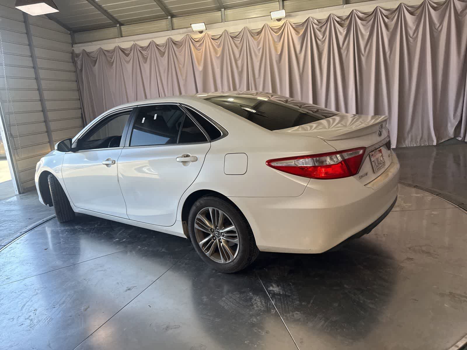Used 2017 Toyota Camry SE FWD image 7