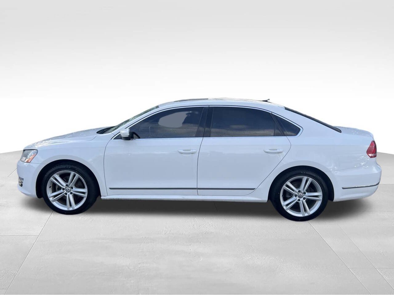 Used 2014 Volkswagen Passat 1.8T SEL Premium FWD image 9
