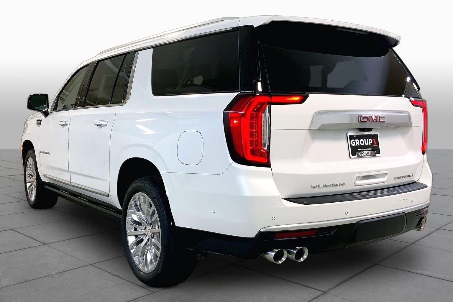 Used 2023 GMC Yukon XL Denali w/ Advanced Technology Package AWD/4WD image 11