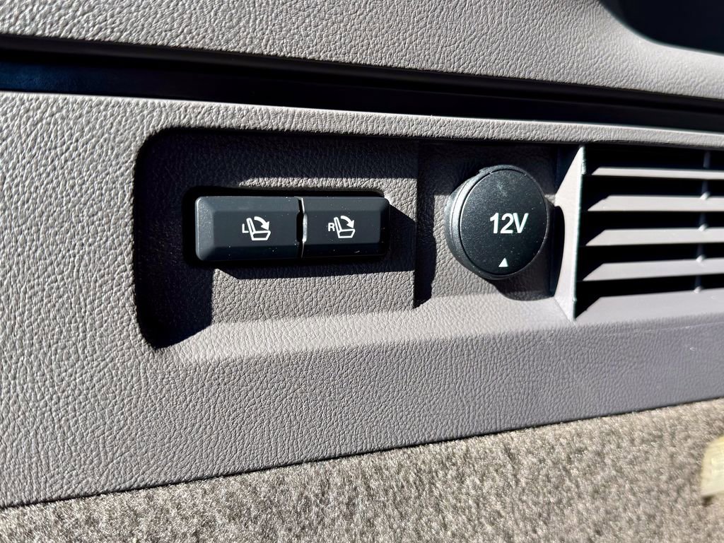 Used 2017 Lincoln MKX Reserve w/ Lincoln MKX Climate Package image 16