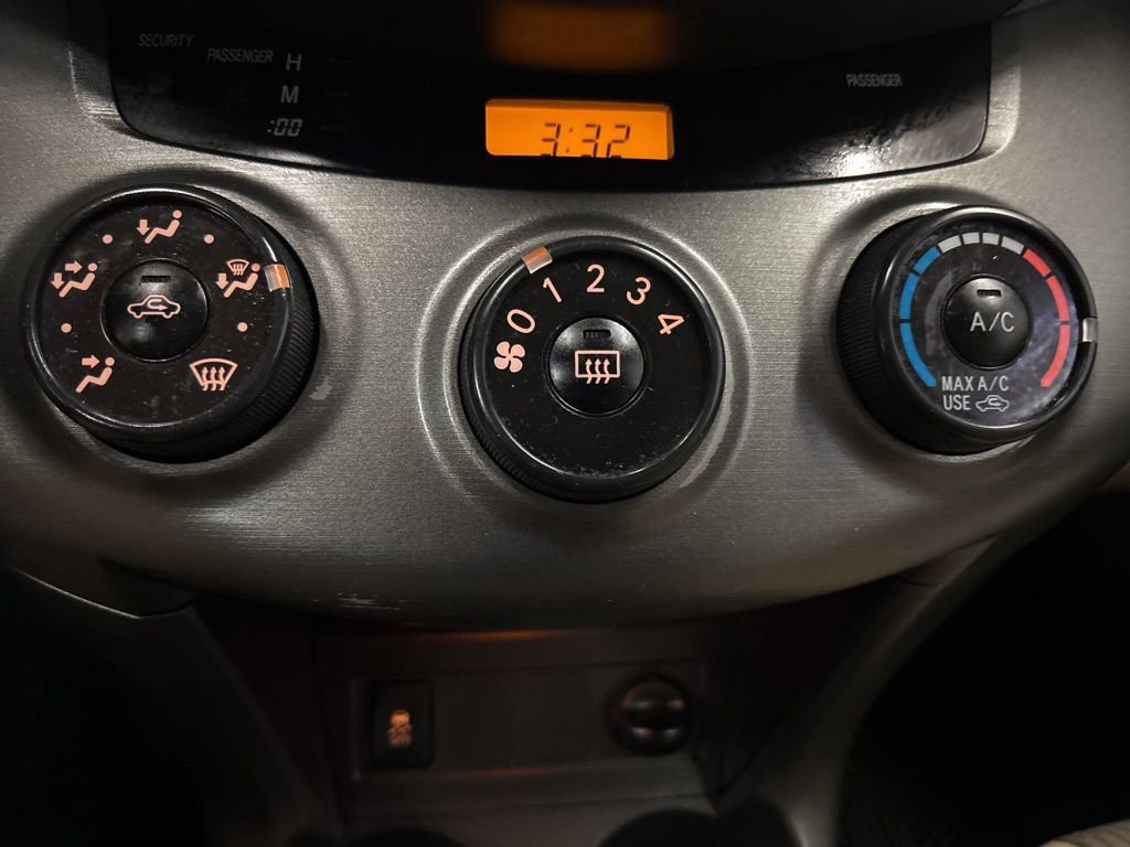 Used 2011 Toyota RAV4 4WD w/ Base L4 Extra Value Pkg image 21