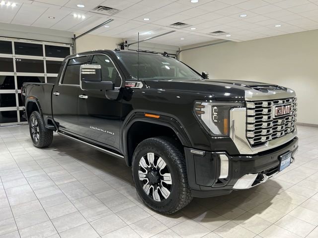 Certified 2025 GMC Sierra 3500 Denali w/ Denali Reserve Package image 7
