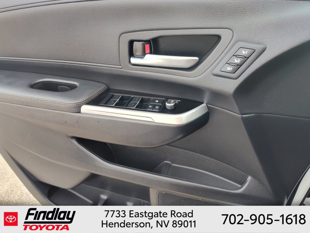 Certified 2025 Toyota Sienna Limited FWD image 19