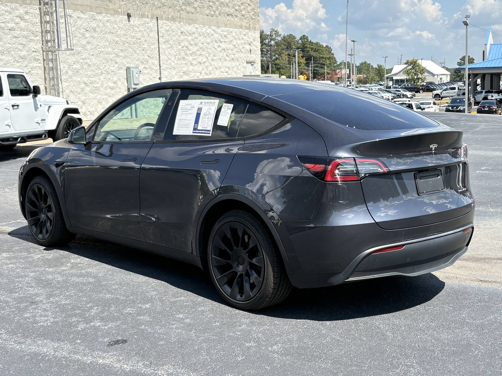 Used 2024 Tesla Model Y Long Range AWD/4WD image 17