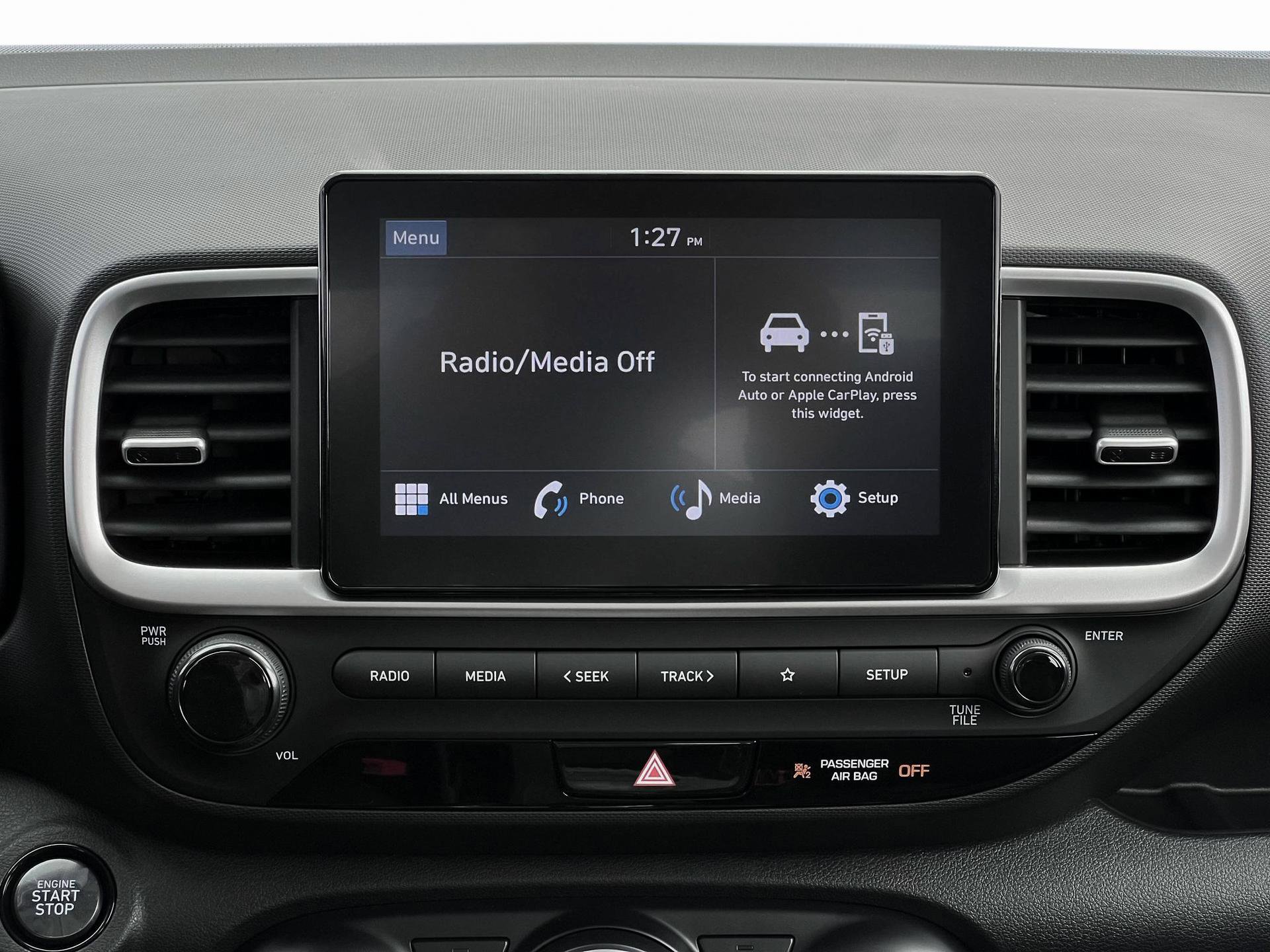 Certified 2025 Hyundai Venue SEL image 19