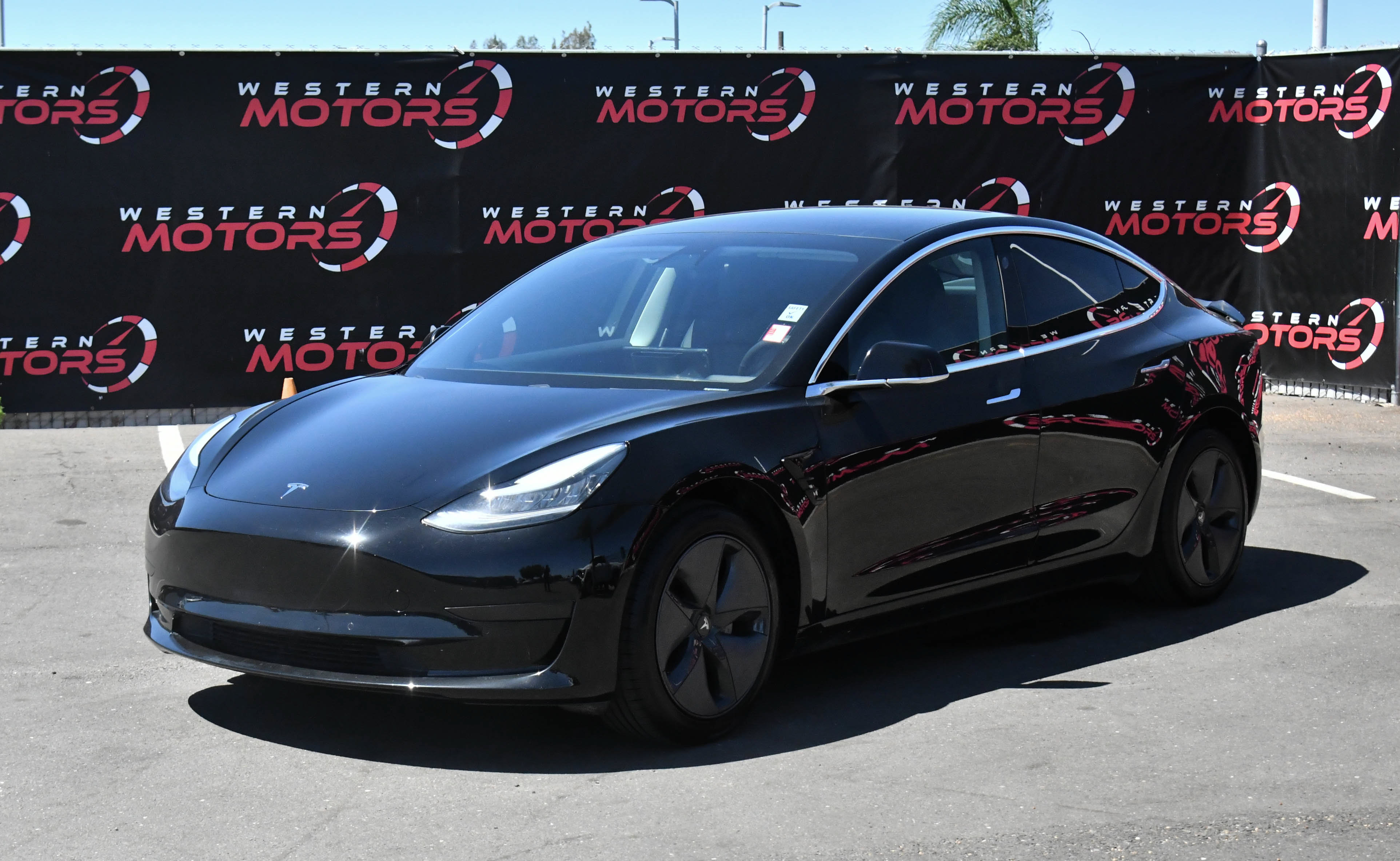Used 2020 Tesla Model 3 Standard Range RWD image 3