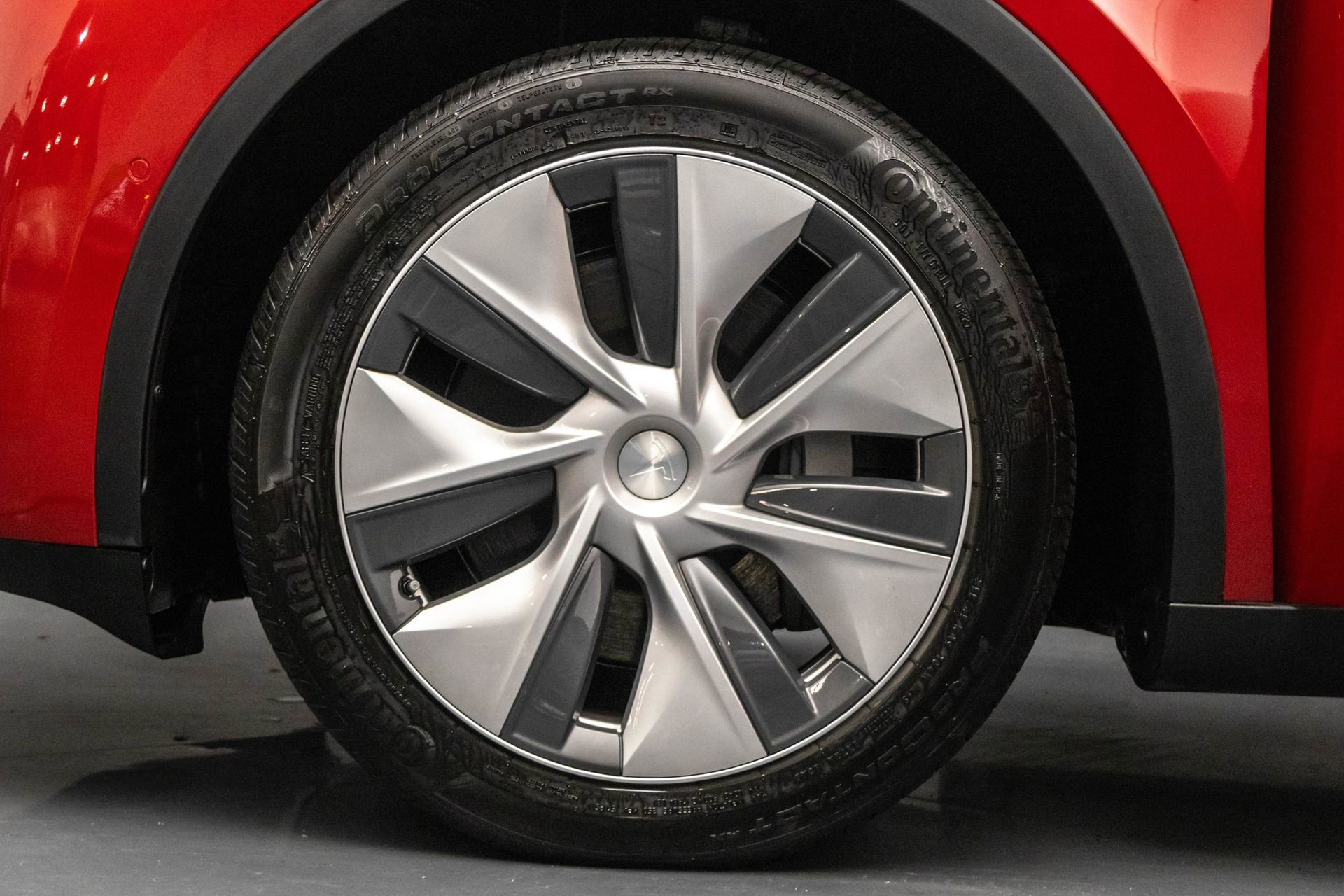 Used 2022 Tesla Model Y Long Range image 17