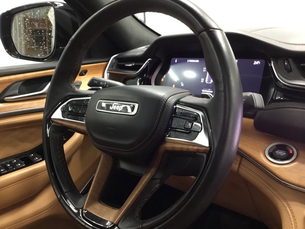 Used 2023 Jeep Grand Cherokee Summit image 34