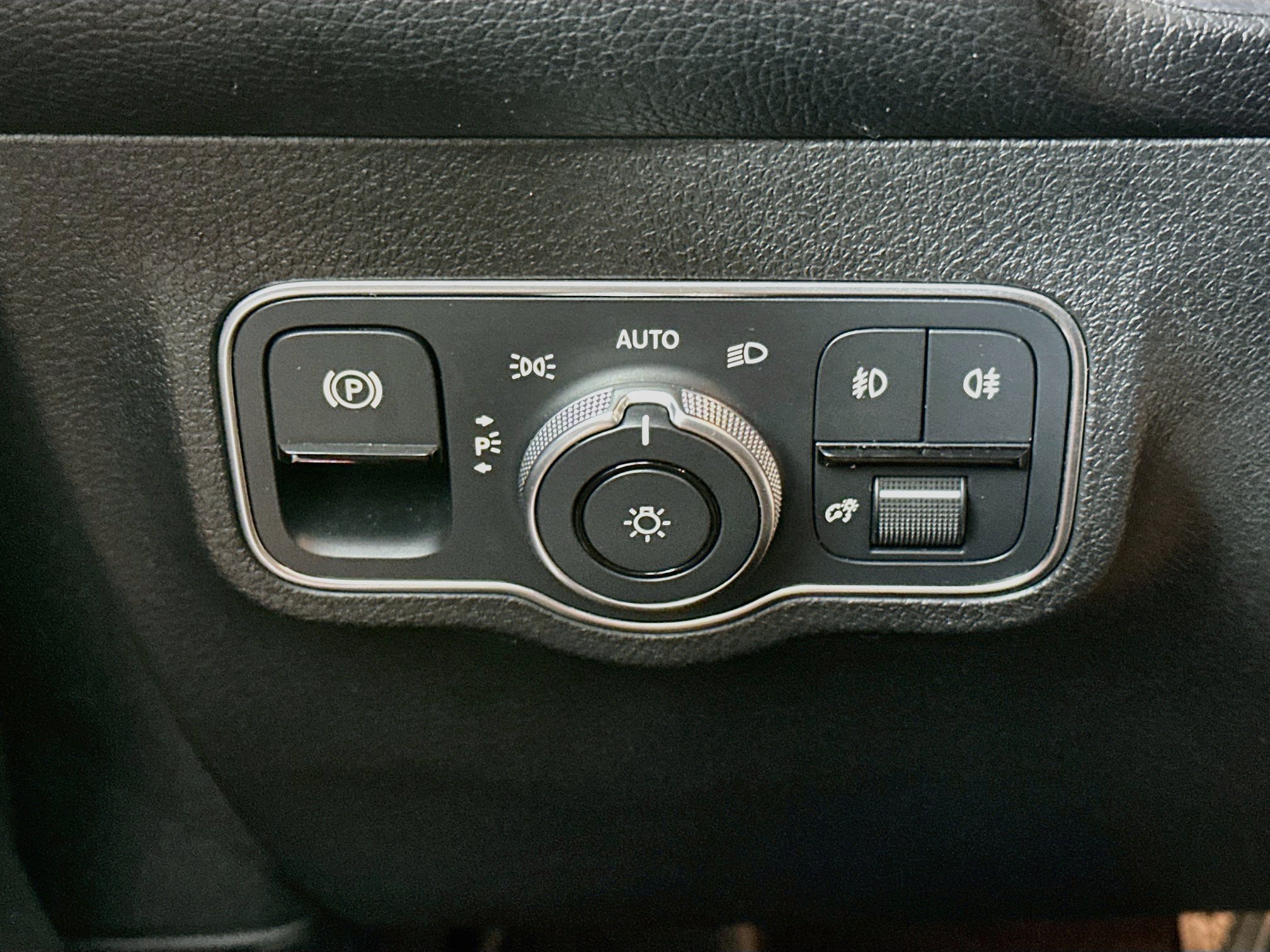 Used 2022 Mercedes-Benz GLB 250 image 17