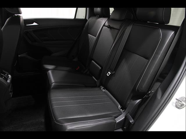 Certified 2024 Volkswagen Tiguan SE R-Line AWD/4WD image 18