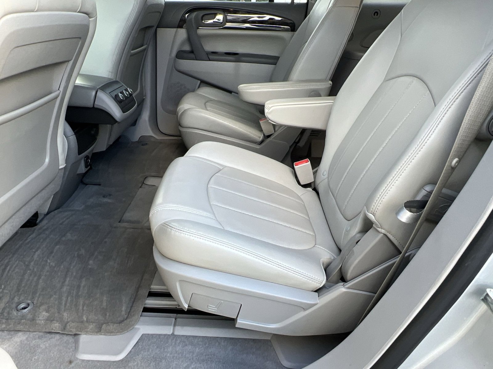 Used 2017 Buick Enclave Leather image 26