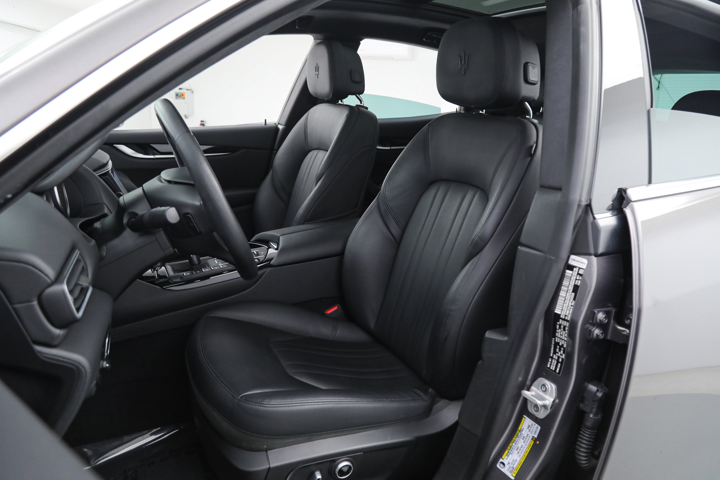 Certified 2023 Maserati Levante GT AWD/4WD image 17